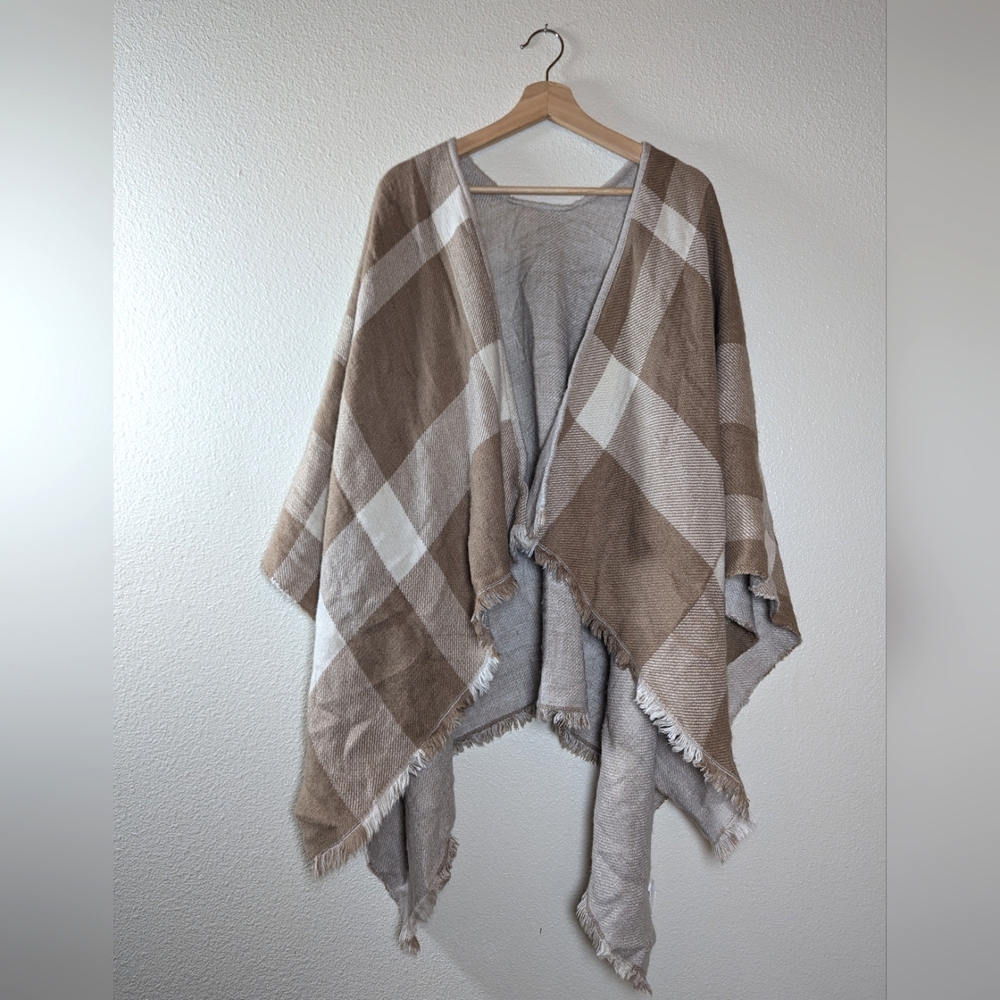 Uniqlo Fall Plaid Beige And White Poncho
